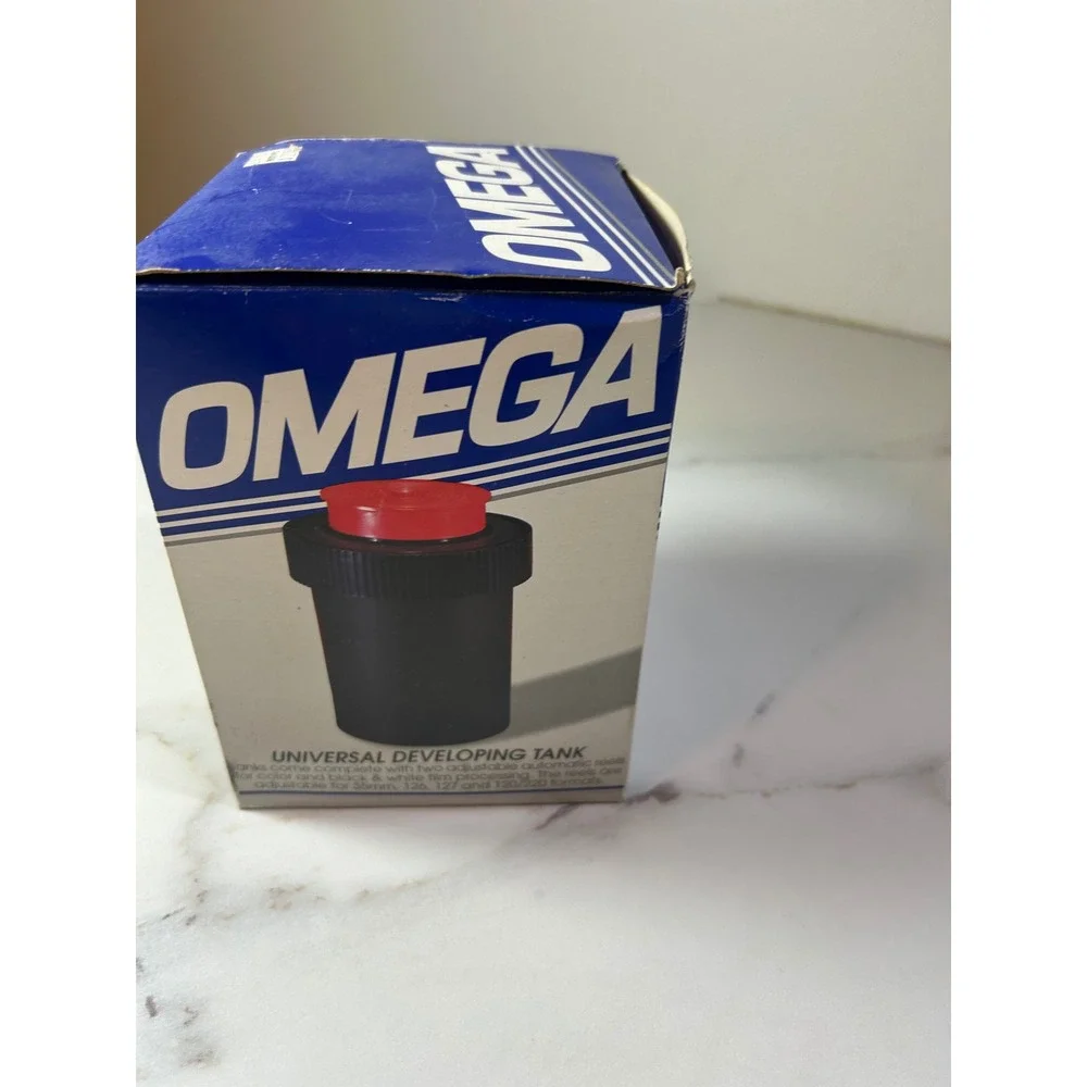Omega Universal Developing Tank with 2 Adjustable Reels for 35mm 120 220 Film